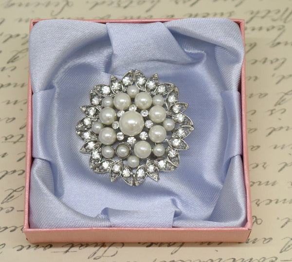 Pearl Rhinestone Brooch, bible message, Love Hope message, Christian gift, Christian Jewelry, thank you,Trust in the LORD message